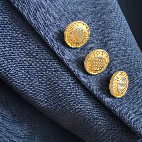 Mazzoni Navy Blue Blazer, 100% wool shell, 42R, Italian fabric with gold buttons - Picture 8 of 8